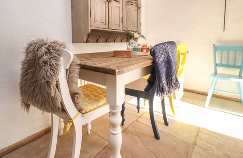 Giggleswick Cottage | ROSE COTTAGE, character holiday cottage in Giggleswick