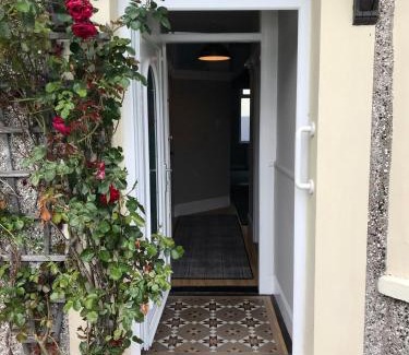 Portrush House | Rose Cottage: Delightful 4 bedroom detached home