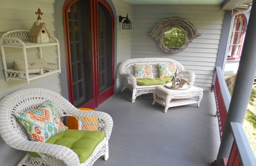 Eureka Springs Historic District Cottage | Rose Cottage - Featured in Country Living and Cottage Style Magazine