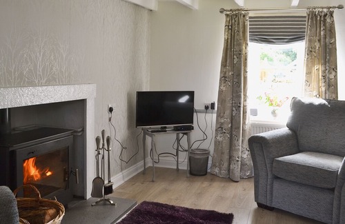 East Lewiston Cottage | Rose Cottage in Drumnadrochit