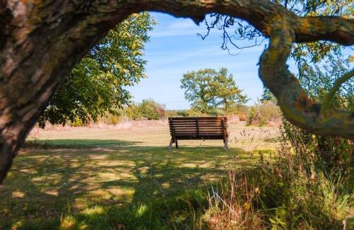 Sudbury House | Rose Cottage rural cosiness with footpaths to the local Macro Brewery Pub