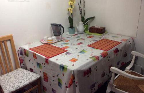Villejuif House | Rose