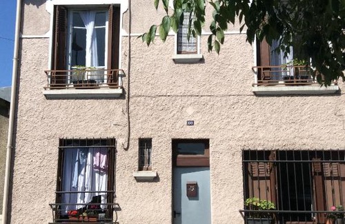 Villejuif House | Rose