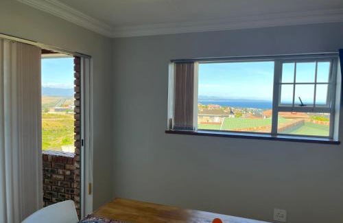 Hartenbos House | Rose Manor, Hartenbos Heuwels