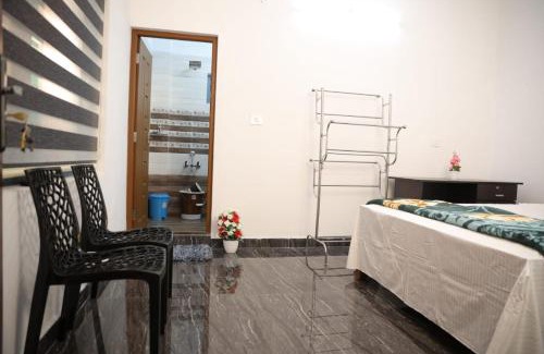 Thankamony part House | Rose Mariya Homestay