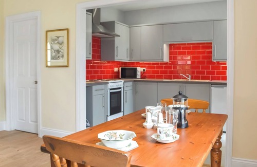 Llanfynydd Cottage | Rose of Sharon - UK47135