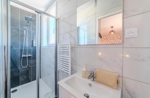 Roanne Apartment | Rose Roanne centre-ville - Parking & Clim