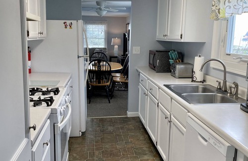 York Beach Cottage | ROSE STAR COTTAGE at NUBBLE LIGHT