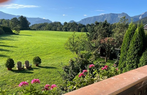 Siegsdorf Apartment | Rose vacation apartment with wonderful mountain views incl. Chiemgau Card