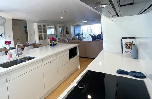 Port Willunga House | Rose Villa - Port Willunga Beach Retreat