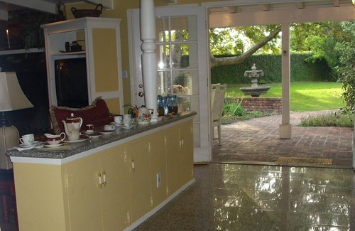 La Canada Flintridge House | ROSEBOWL Pasadena 40% off Huge sleeps16 Large Family/Group, Pets Free, Handicap