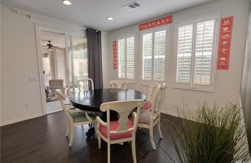 Azusa House | Rosedale Azusa