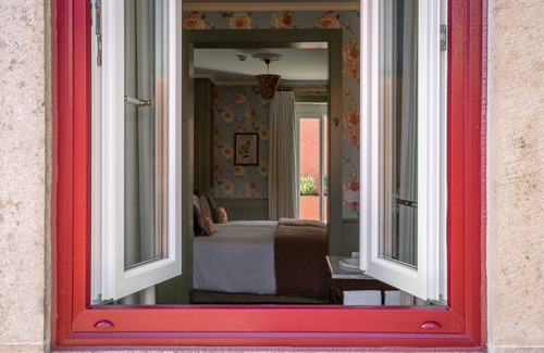 Sintra House | Rosegarden Essence Sintra