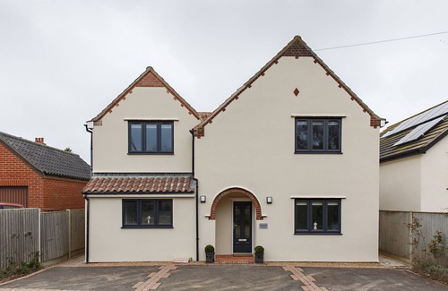 Sheringham House | Rosehaven in Sheringham. Luxury 6 Bedroom/6 Bathroom for 12. Dog Friendly