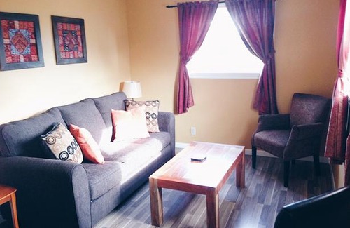 Wolfville Hotel | Roselawn Lodging