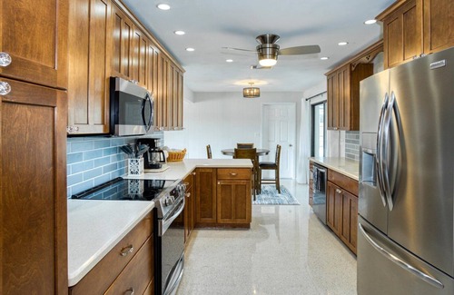 Largo House | Rosemary 4 Bdrm POOL HOME 5 min. to Belleair Beach and IRB