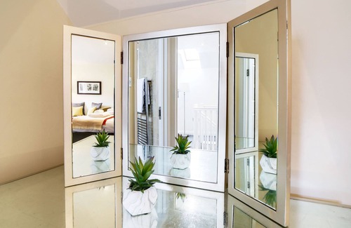 Burlawn Cottage | Rosemary Cottage sleeps 6 dogs