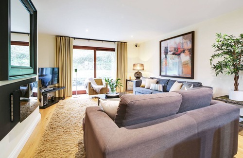 Burlawn Cottage | Rosemary Cottage sleeps 6 dogs
