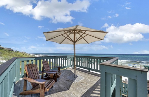 Rosemary Beach House | Rosemary "SummerSalt" | Studio Guest House | Sleeps 4 | Bikes!