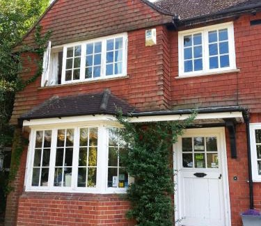 Esher House | Rosemead Guest House