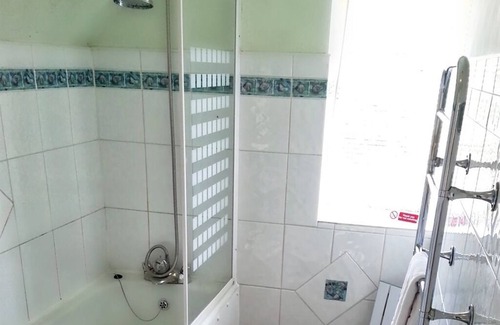Esher House | Rosemead Guest House