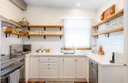 Berry House | Rosemill Cottage - Mobility friendly accommodation never looked better!