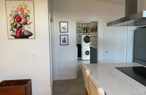 East Devonport House | Rosevilla Heritage Home in East Devonport with private parking and free WiFi