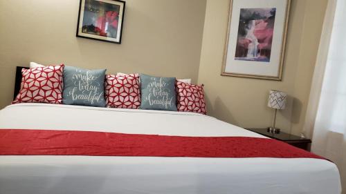 Ocho Rios Hotel | ROSI Ocean Sand Hotel Apt (@Sandcastles)