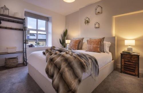 Nelson House | Rosie's Escape with Hot Tub