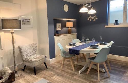 Muston Apartment | Rosie’s on the Crescent