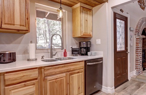 Payson Cabin | Rosscup Reserve Secluded Cabin w/Spa & Deck!