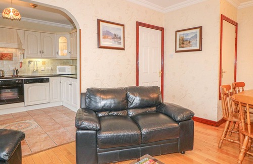 Lifford Cottage | ROSSGIER INN, family friendly in Lifford, County Donegal
