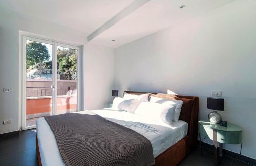 Colonno Apartment | Rosso Sunset - by MyHomeInComo