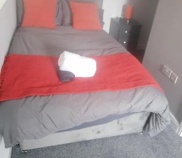 Stoke-on-Trent House | Rossy Home of Relaxations