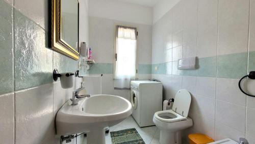 Sos Alinos Apartment | Rossy house Orosei