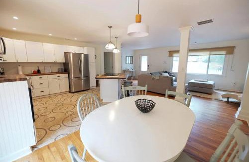 Roswell House | Roswell Adventure 3BR House Family Getaway