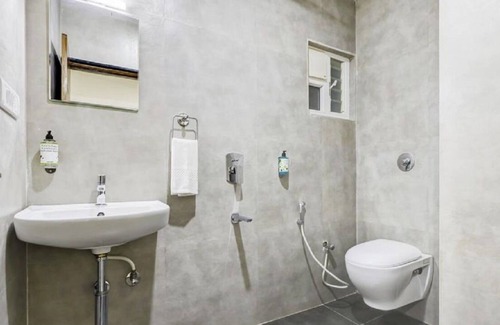 Yelahanka Hotel | Rotano Suites Inn