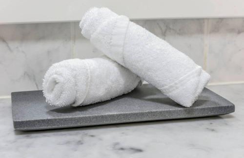 Brisbane Central Business District Apartment | Rothbury Hotel