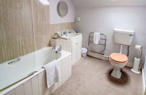 Kirriemuir Cottage | ROTTAL BOTHY, pet friendly, character holiday cottage in Kirriemuir