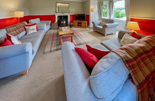 Kirriemuir House | Rottal Farmhouse