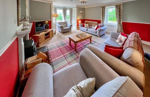 Kirriemuir House | Rottal Farmhouse