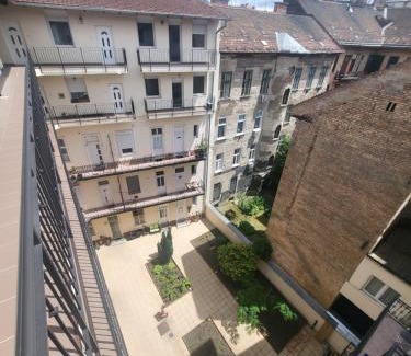 Erzsebetvaros Apartment | Rottenbiller Gardens 1