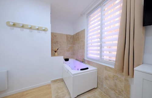 Rouen City Centre Apartment | Rouen centre - le spa de la Cigogne