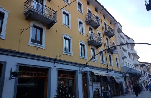 Saint-Vincent Apartment | Rouge et Noir