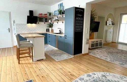 Cottbus Apartment | Rouge&Friends Ferienwohnungen # Zentrumsnah, Bahnhof, Krankenhaus, Sportzentrum, Familienfreundlich, Terrasse, Garten