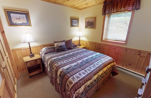 Sabinsville Cabin | Rough Cut Lodge - Suite 4
