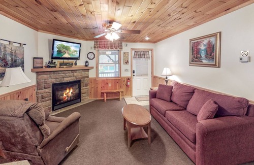 Sabinsville Cabin | Rough Cut Lodge - Suite 4