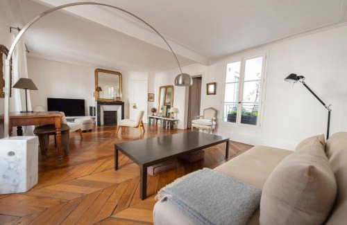 Quartier de la Folie-Mericourt Apartment | Roulette