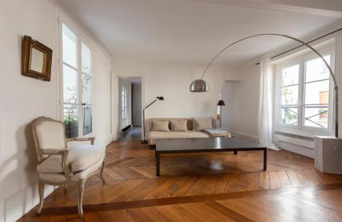 Quartier de la Folie-Mericourt Apartment | Roulette