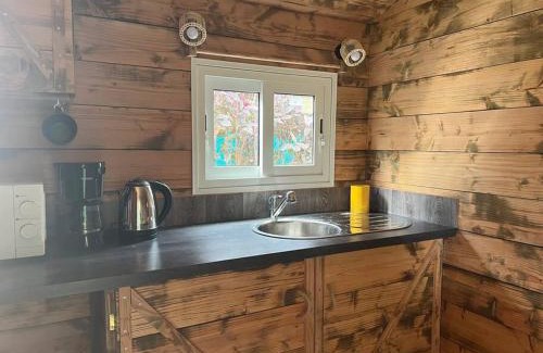 Punaauia Ski Chalet | Roulotte À Tahiti